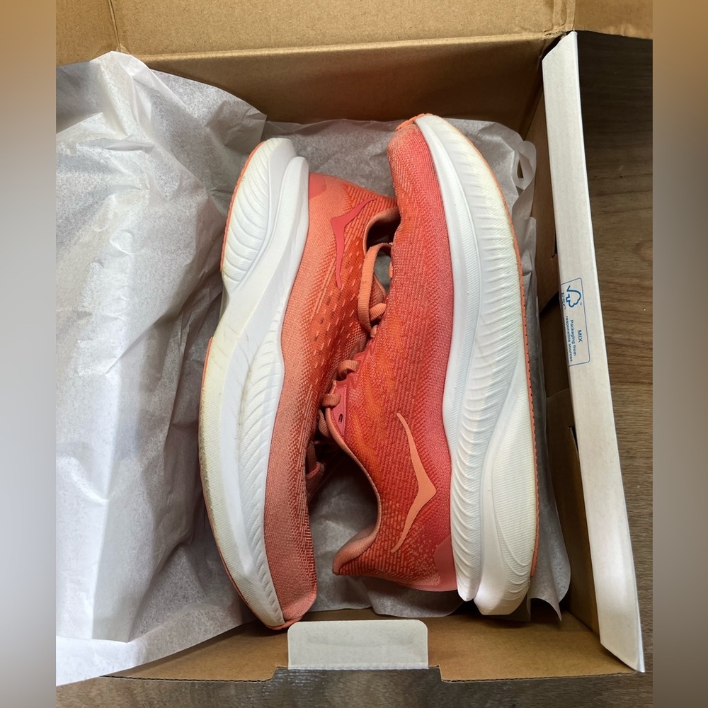 Hoka One One Mach 6 LA Womens Size 7.5 Running Shoes Sneakers Guava White - Picture 2 of 14